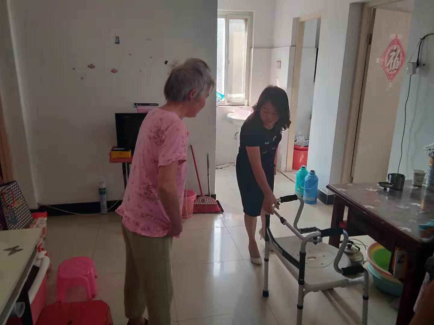 下載 (1).jpg