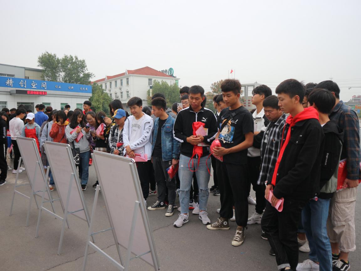 下載 (2).jpg